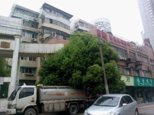 马厂地铁口,精装复式楼,带20平露台,单价低,清水塘