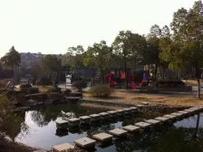 精装两室婚房,带车库车位,诚心出售!