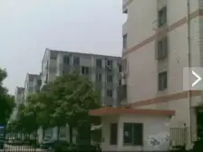 何山路沿线地铁口三房 出门菜场 诚心卖