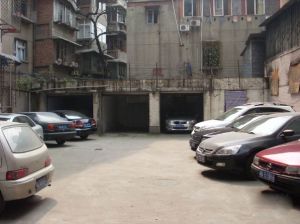 正府街111号2室1厅东南