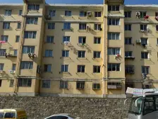 马栏广场业主诚售,婚房装修,中层南2室,自住保持好