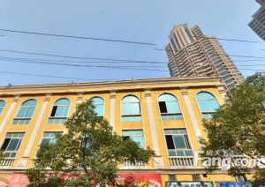 小区的独栋别墅,装修保养好,可拎包入住