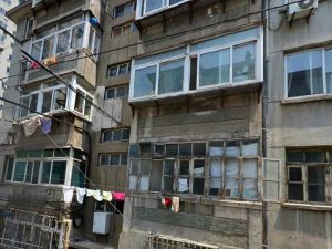 急售八一路鸣鹤西巷无坡4楼南北向,随时看