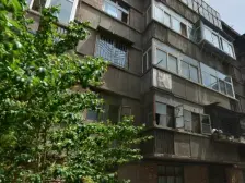 房子户型好,采光好,没有任何遮挡,离地铁近