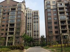 迪亚庄园,380平别墅,装修保养好,出入方便。