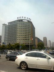 正地铁口大3房可办公地铁直达机场