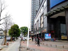 近人民东路中高楼层小户型带阳台有天燃气