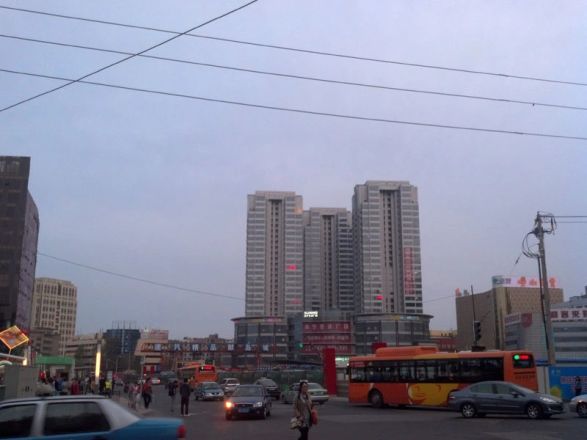 苏宁电器广场实景图