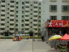 单价低 电梯房 近地铁,公摊小,交通方便,居住舒适