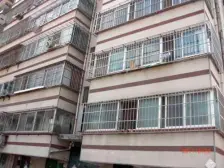 富水小区 4楼带小房 四室户型.