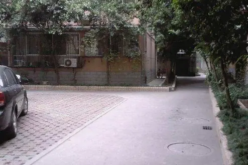 互利西一巷8号院实景图