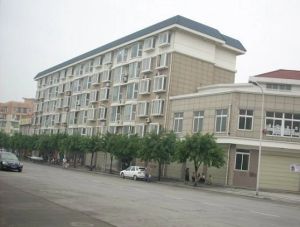 凤溪大道社区金强会所3室2厅东北