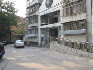 顺四条37号院带电梯带客厅高楼层正规两居精装修