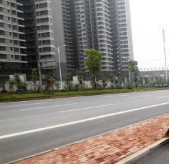 方略城市广场四房加一个杂物间,全新毛坯,地铁口