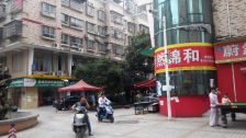 星沙大道旁正规两房。中间楼层。配套 合格 成熟