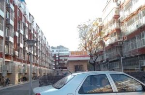 西黄城根南街一区1室0厅南南
