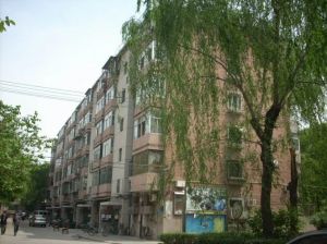 圆明园西路2号院1室1厅南