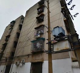 锦泰广场,正地铁口,配套东郡,步梯三楼,满五唯一