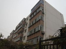 此房是老证,免费车位,采光好业主诚心出售
