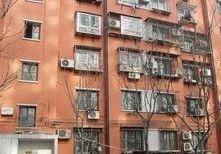 阜成门地铁口低楼层两居婚房装修院内可停车