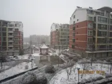 此房位置繁华,户型方正,南北通透,采光充裕。