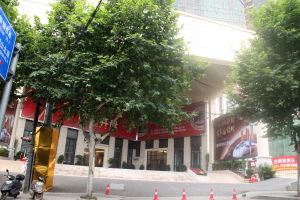 房东自住大四房,南北通透,配套齐全电梯房