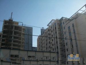 北四环内2013年新商品房,全明格局,高楼层,有固定车位,