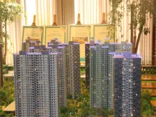 开祥御龙城 中间楼层 朝南一室