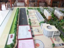 精装修大三室 好楼层 东户 通风好 采光足带40平大车库