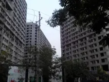 中间层朝西 两窗 成套住宅 随时看房 价位可议