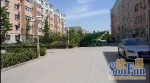 房子是南北通透两居室,户型方正,采光好,没有遮挡.