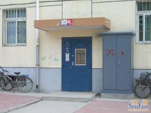 首钢板楼,无尾款,过户快,南北通透,带地下室。