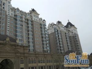 南北通透三居精装修中楼层视野采光好