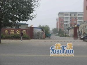 近地铁,旁边就是润德。交通教育生活和医疗都很方便