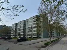 楼间距大采光好,视野好,配套齐全,生活便利