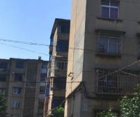 距离十字街近花溪公园近生活方便出行方便