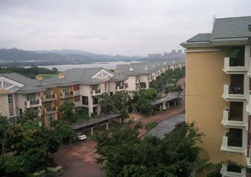 小区相关图