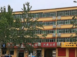 房主诚意出售中间楼层大二居免大税看房方便。