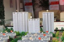 龙盛幸福里3室2厅,带一个8平储藏室证过二价格可谈