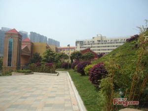 双地铁口四房精装全套南北朝向户型周正