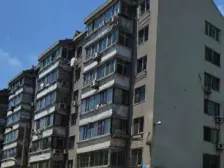 兆麟旁两室好房,采光视野好,有大阳台跃层