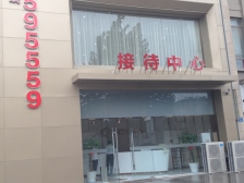 边户大四房,三面采光,业主急售,价位可谈,有钥匙