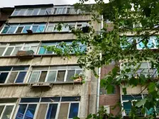 房子采光好,装修保持好,可住可重新装修。