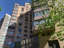 位置好,上学方便,南向两室精装修,拎包入住