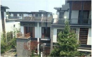 自住装修小三房,中高楼层,家门口就有沃尔玛