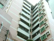 地段好 距离学 校300米 中间楼层 户型方正