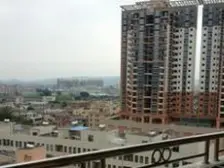 伯顿旁步梯房 带独立车位 拎包入住采光通风好 急售