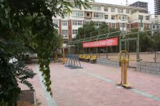 五金小区 步梯四楼 精装修 三居室 看房方便