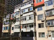 解放路青云商圈地脚好无坡 低楼层 出行方便 近地铁