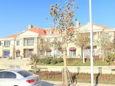 新机场 精装房 小区依山傍海,空气清新,天然氧吧